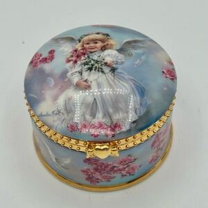Ardleigh Elliott Music Box Precious Child Heirloom Porcelain Saturday’s Child